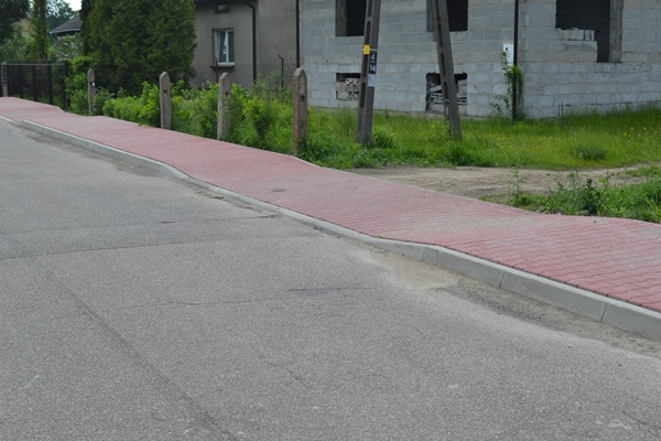 BUDOWA CHODNIKA PRZY UL. IRYSOWEJ W DZIĘCIOŁACH