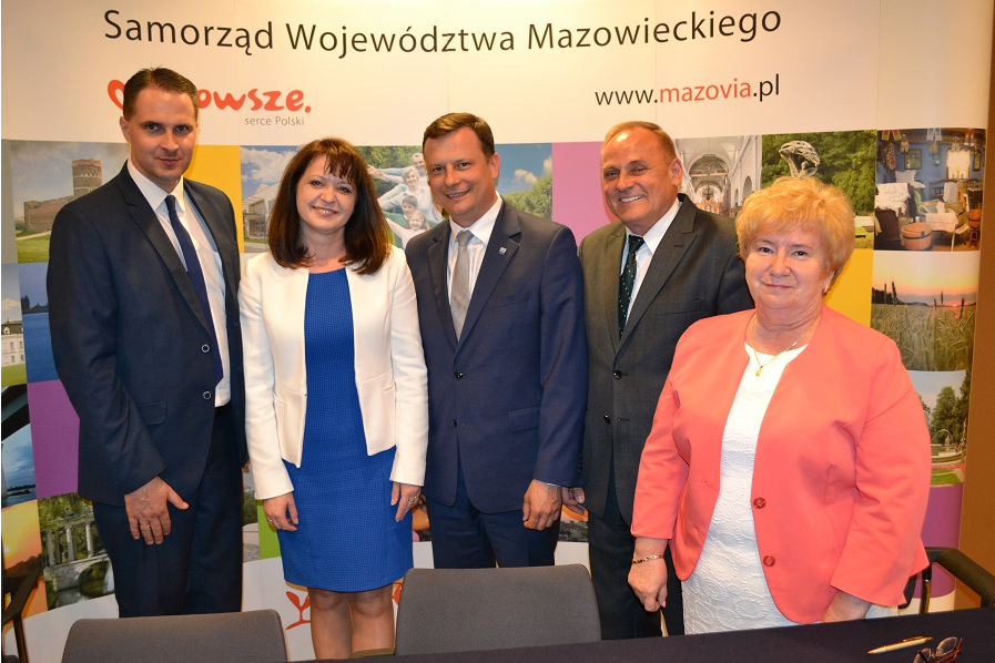 ROZBUDOWA INFRASTRUKTURY WODNO- ŚCIEKOWEJ NA OBSZARACH WIEJSKICH W GMINIE TŁUSZCZ ROZBUDOWA INFRASTRUKTURY WODNO- ŚCIEKOWEJ NA OBSZARACH WIEJSKICH W GMINIE TŁUSZCZ